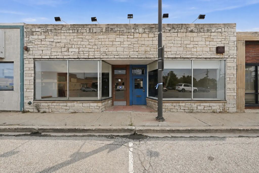 5005 W 95th Street, Oak Lawn