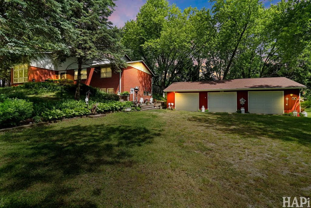 11012 Lucas Road, Woodstock