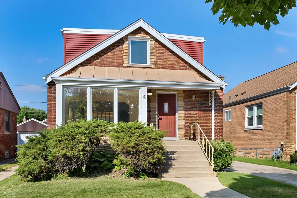 2240 S 9th Avenue, North Riverside