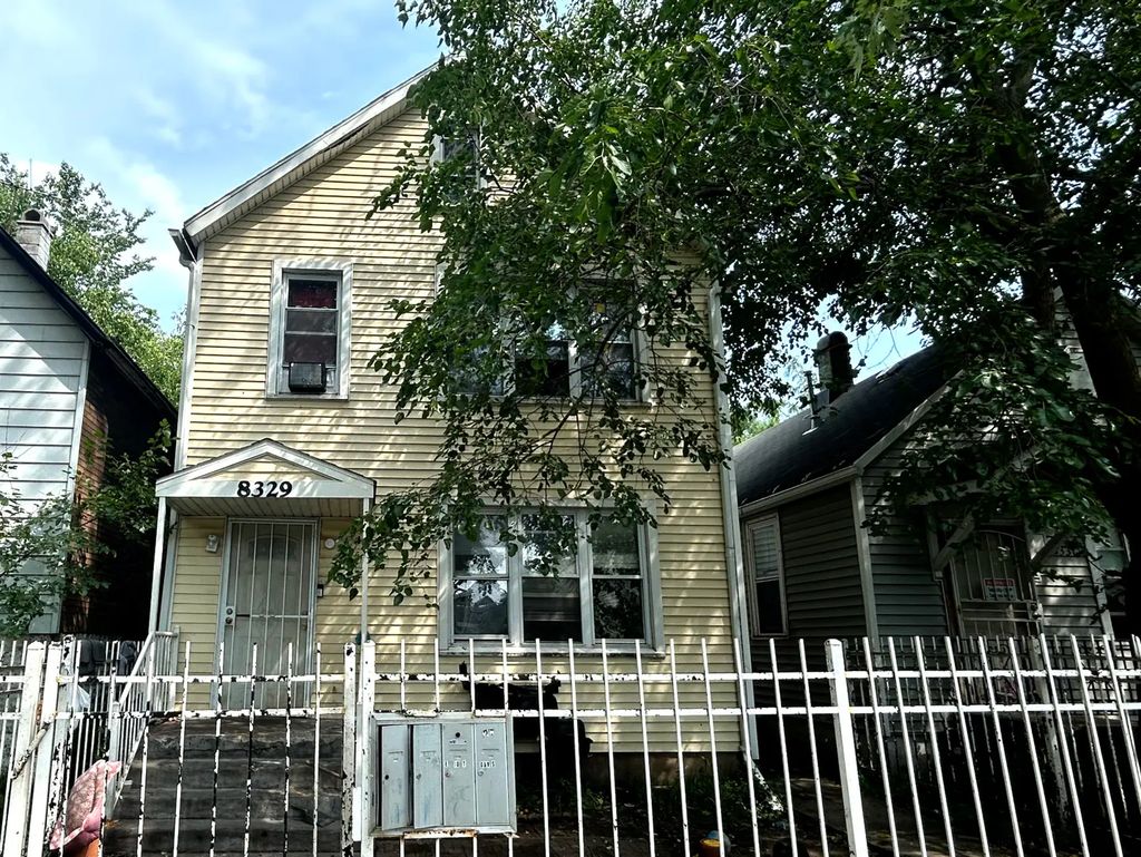 8329 S Buffalo Avenue, Chicago