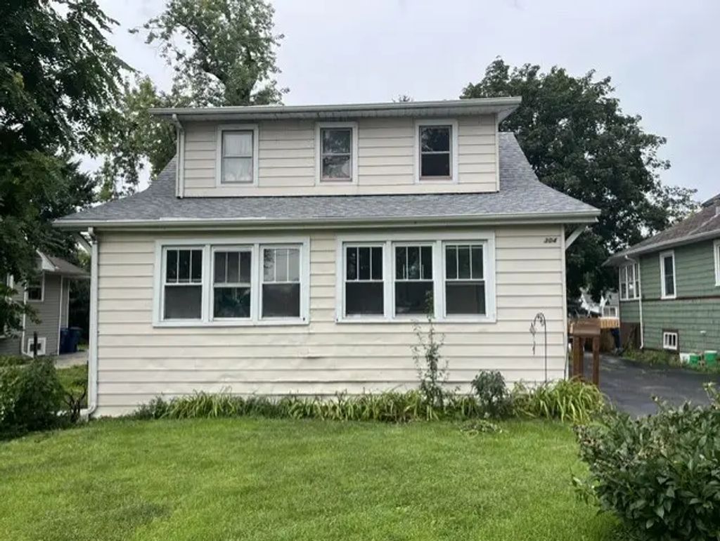 304 E Oak Street, Villa Park