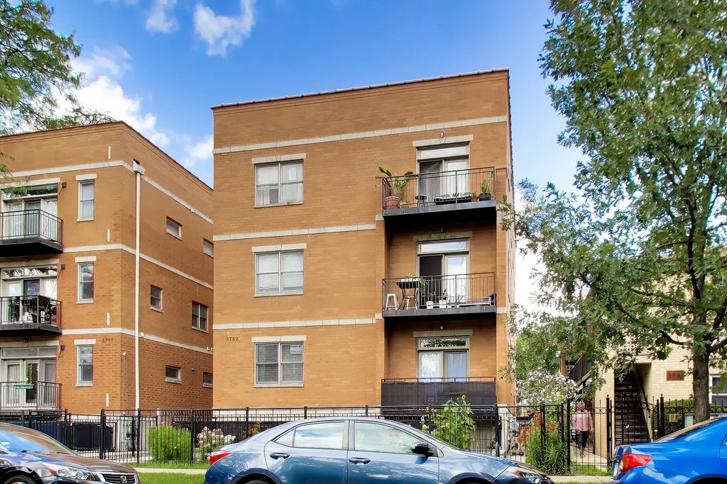 3752 W Leland Avenue 3s, Chicago