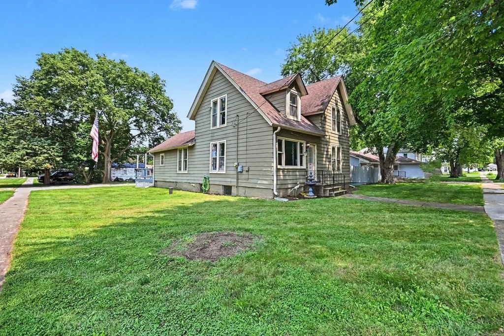 330 Pleasant Street, Sheridan