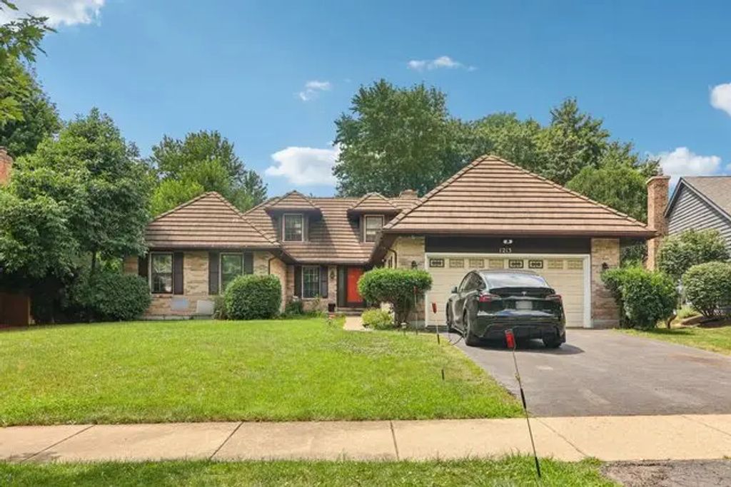 1213 Johnson Drive, Naperville