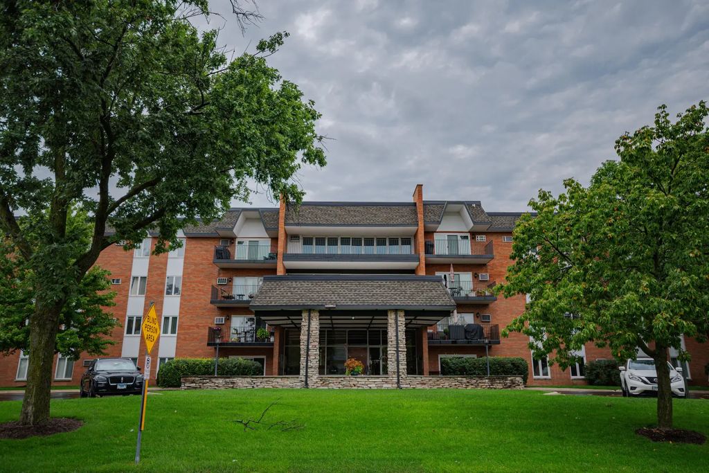 4221 Saratoga Avenue 107a, Downers Grove