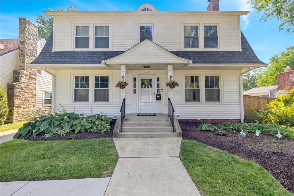 118 S Gladstone Avenue, Aurora