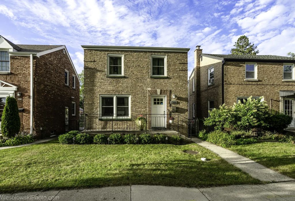 3812 W Hull Street, Skokie