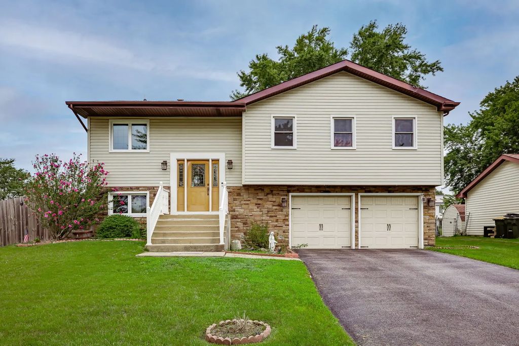 1780 Nautilus Lane, Hanover Park