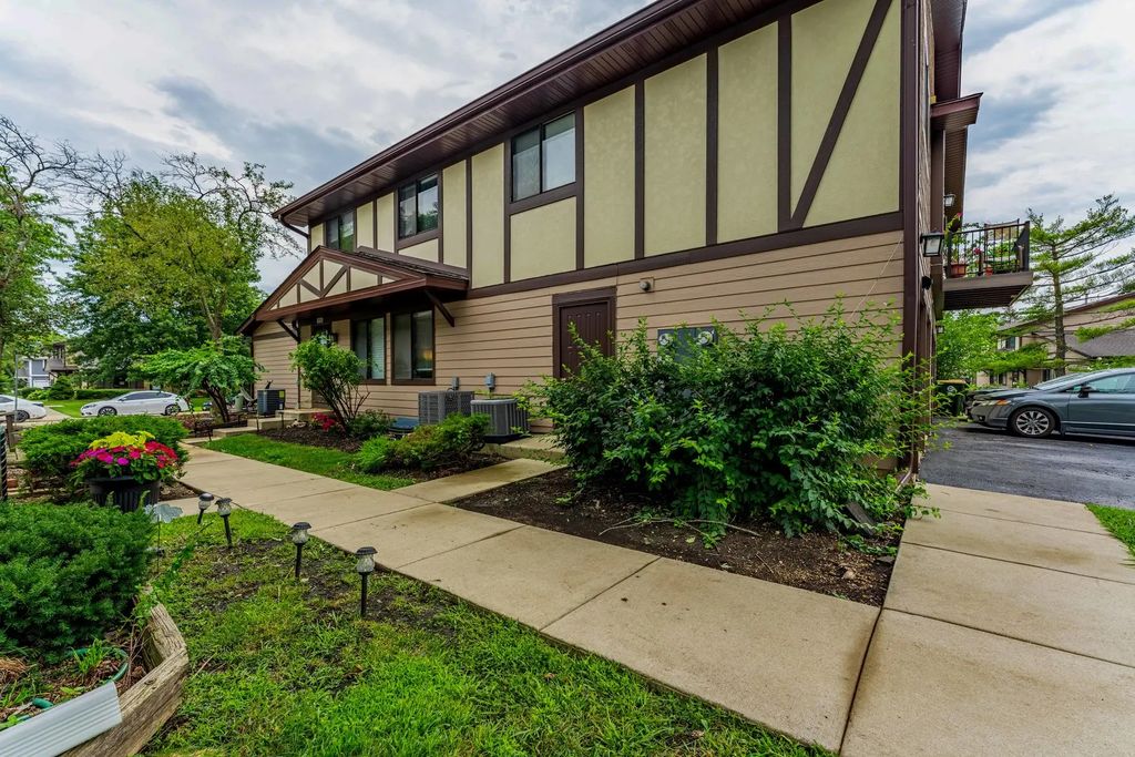 6236 Gold Circle 6236, Hanover Park