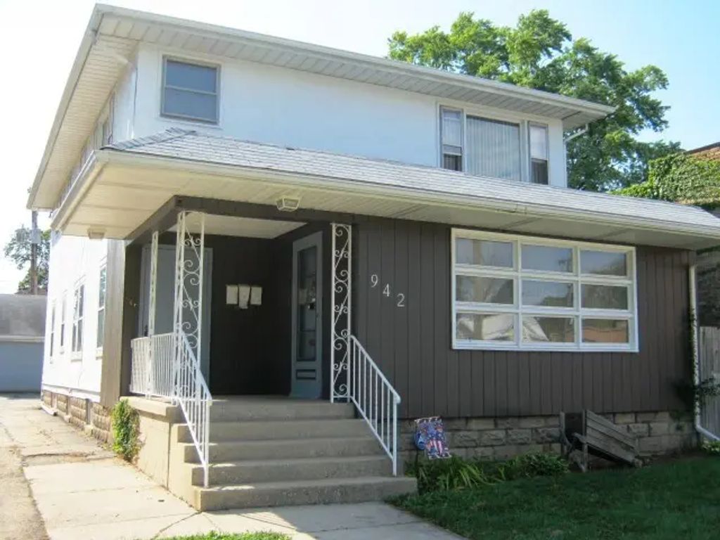 942 North Avenue 2s, Waukegan