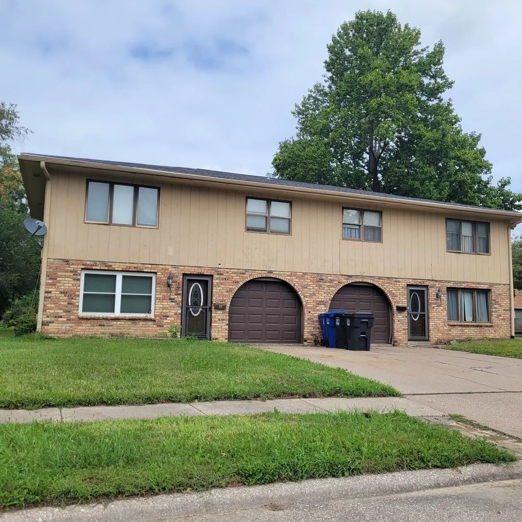 315 - 317 30th Avenue Court, Moline