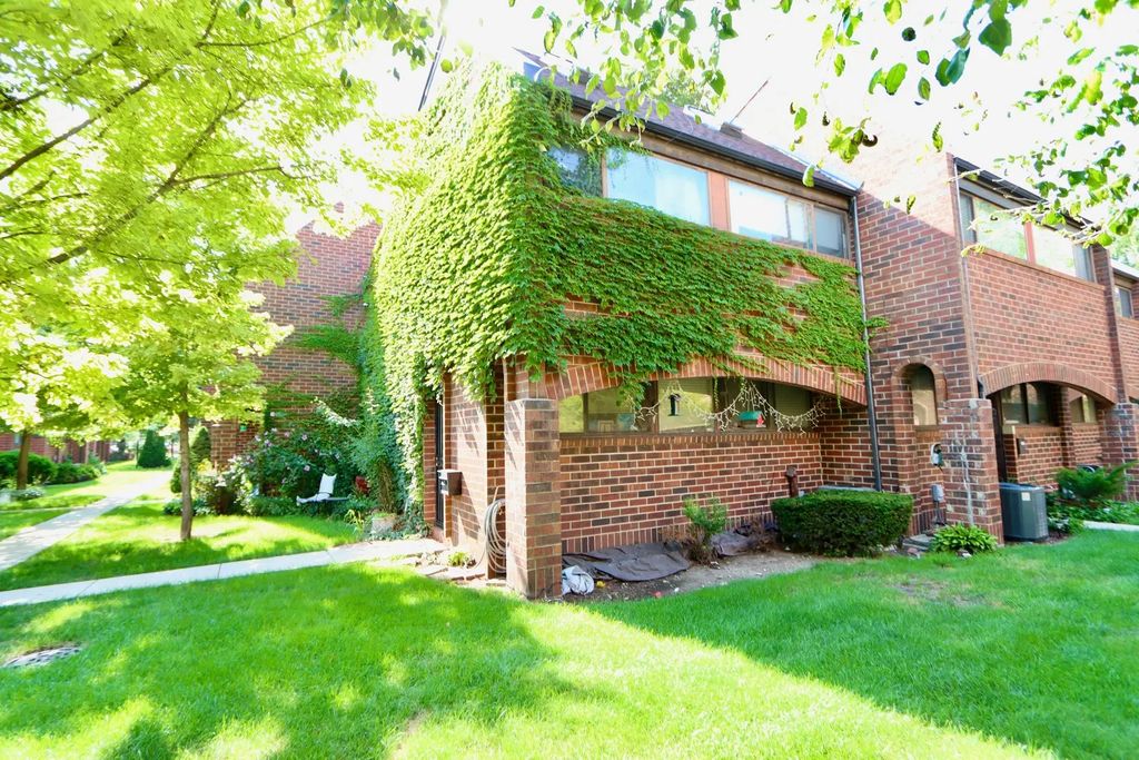 841 S Racine Avenue C, Chicago