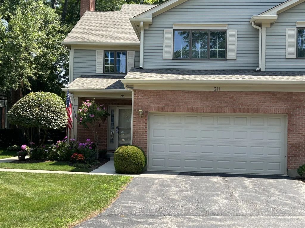 211 Village Drive, Mount Prospect