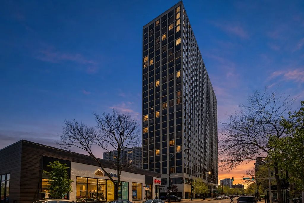 4343 N Clarendon Avenue 1518, Chicago, 60613