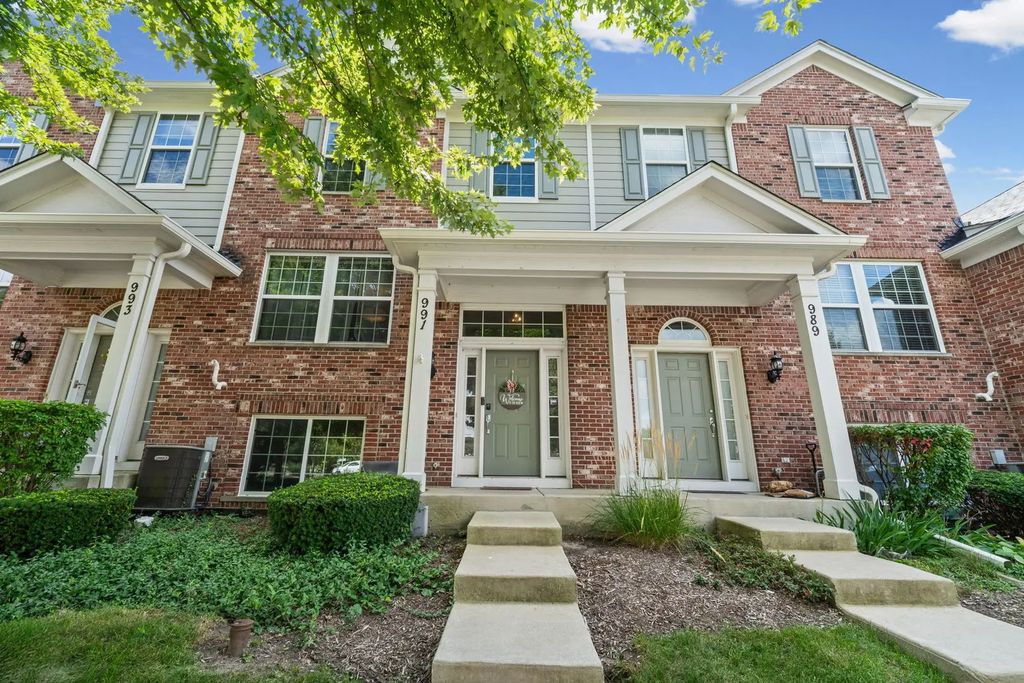 991 Reserve Drive, Elgin