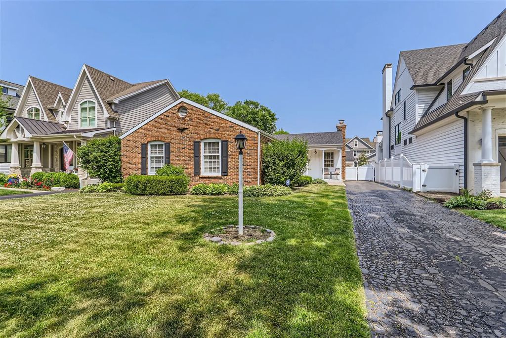 5309 Central Avenue, Western Springs