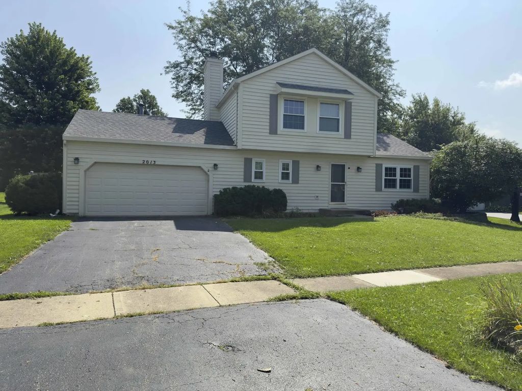 2013 Vanderbilt Court, Naperville