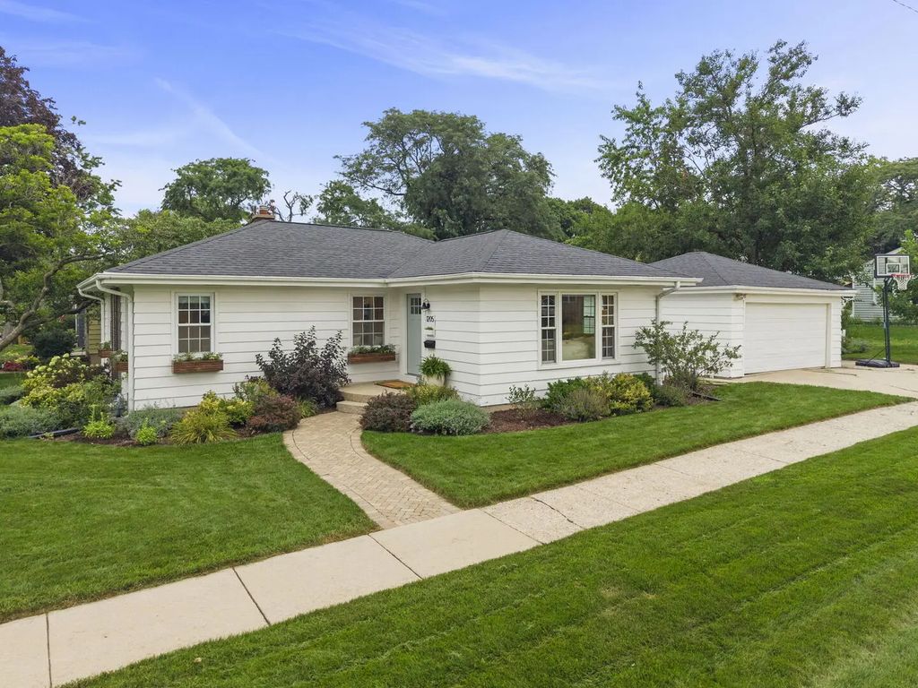 1205 E Evergreen Street, Wheaton
