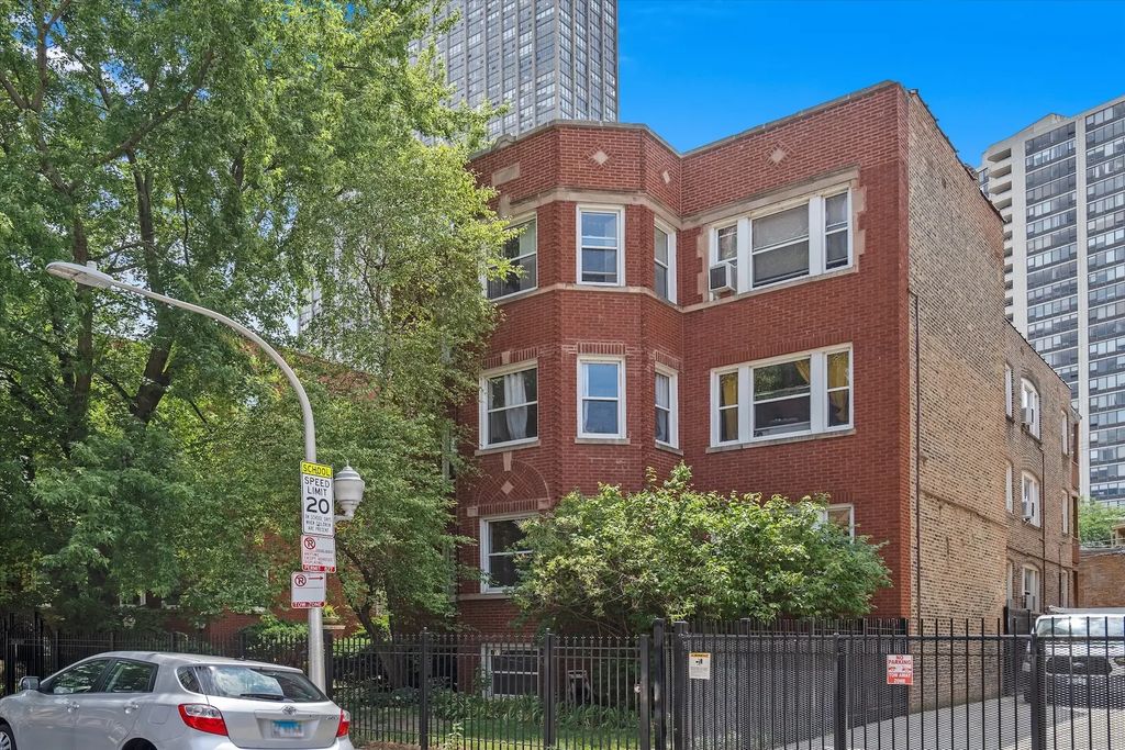 733 W Bittersweet Place 1e, Chicago, 60613