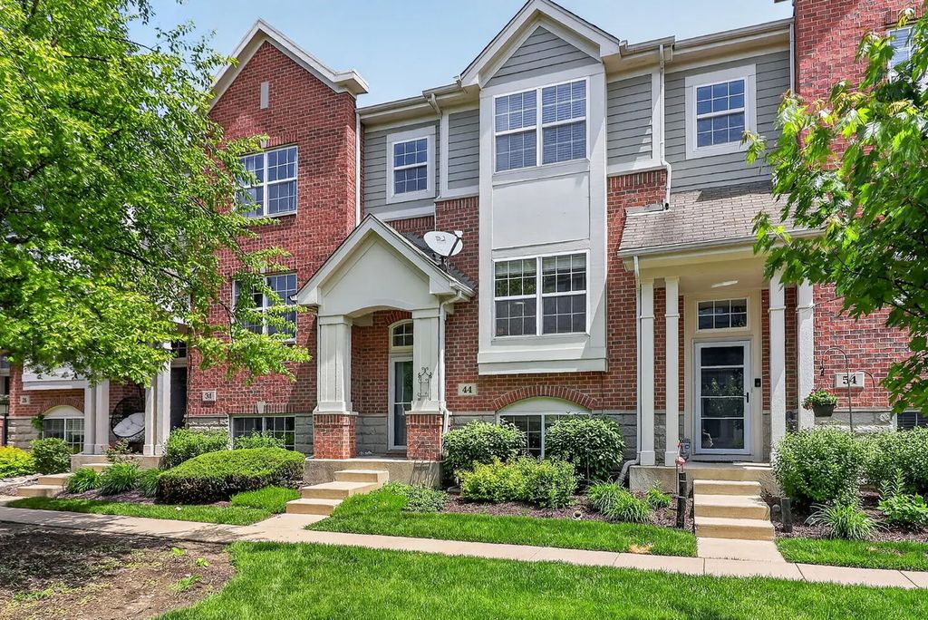 44 Grace Court, Lemont