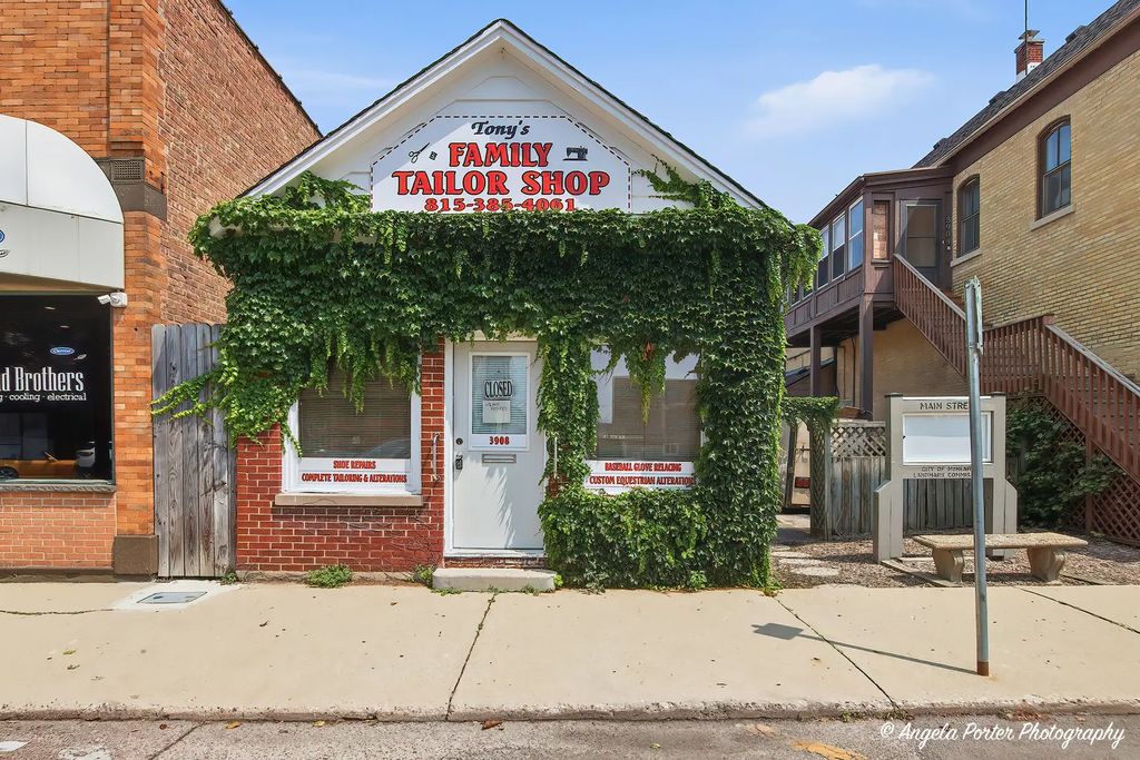 3908 Main Street, McHenry