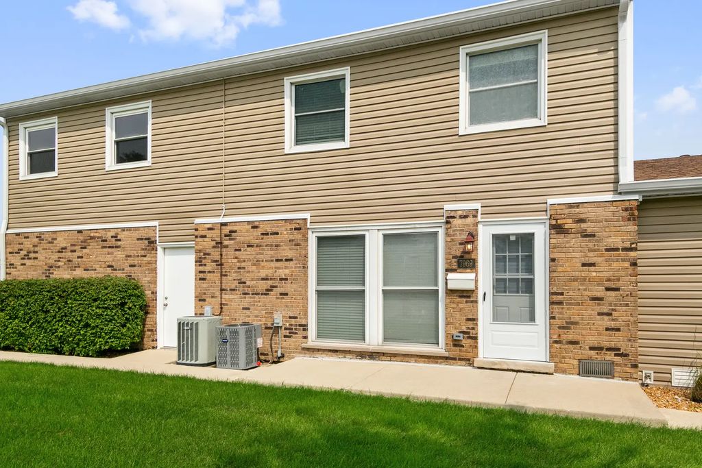 7969 164th Court 7969, Tinley Park