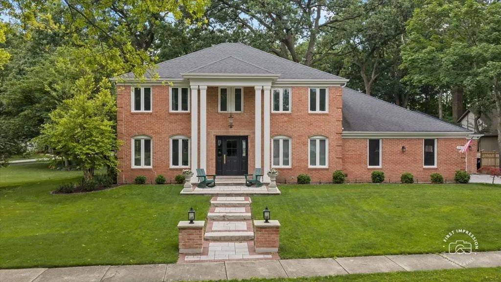 1415 Heatherton Drive, Naperville