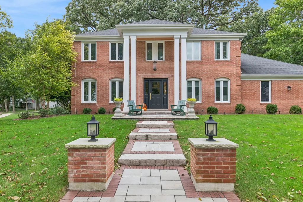 1415 Heatherton Drive, Naperville