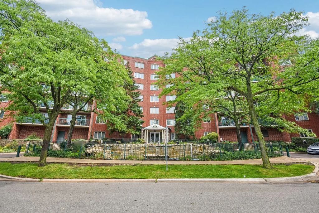 8580 W Foster Avenue 206, Norridge