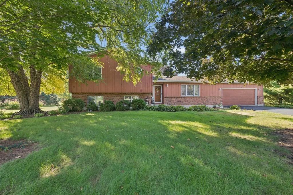 12504 Pine Drive, Genoa