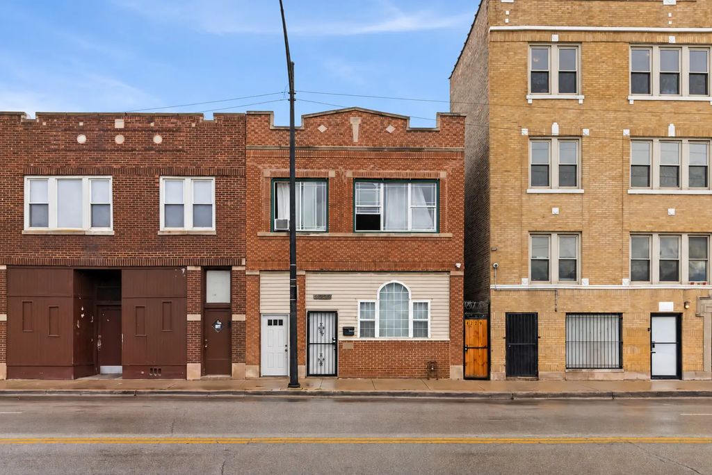4229 W Division Street, Chicago