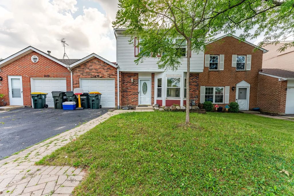 1430 Ash Court, Carol Stream
