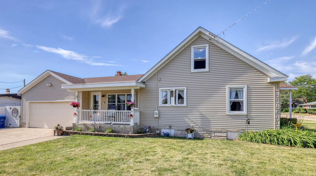 220 S First Street, Elburn