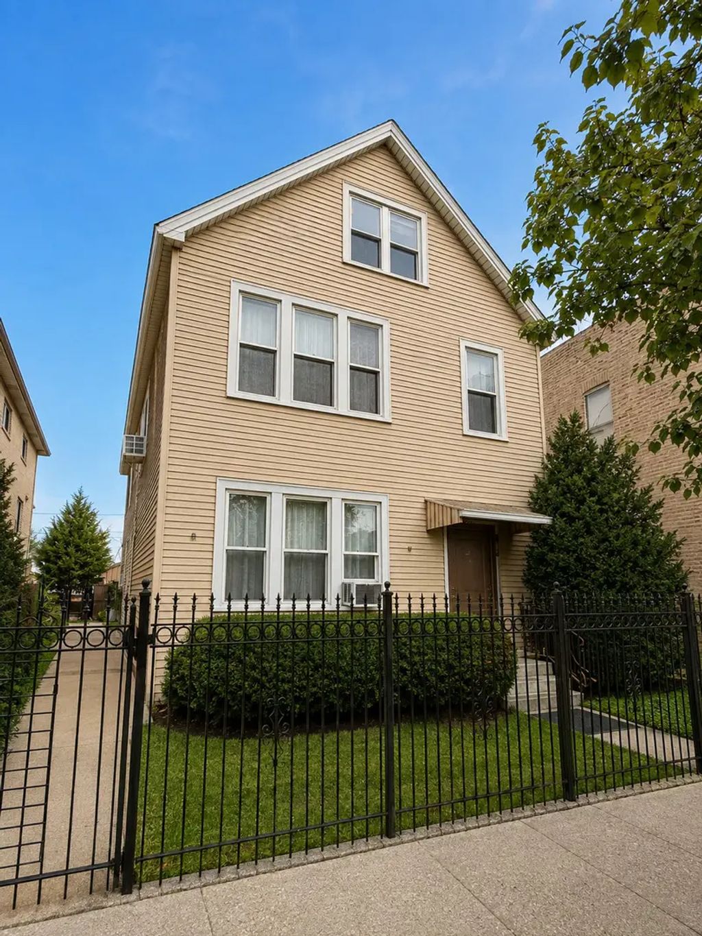 2720 N Monitor Avenue, Chicago, 60639