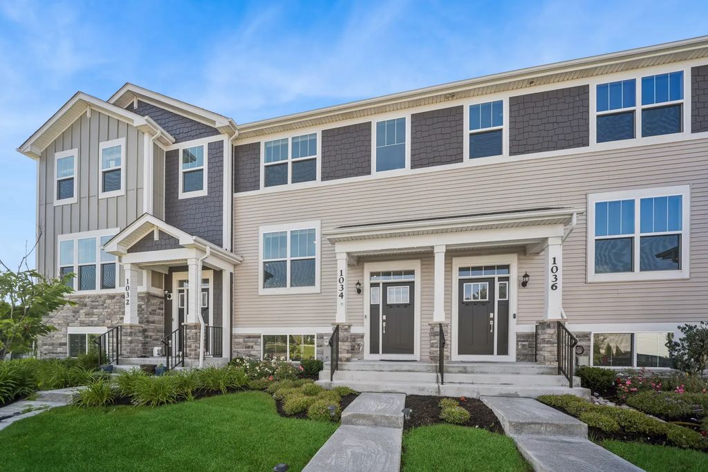 1034 Atterberg Road 1034, South Elgin
