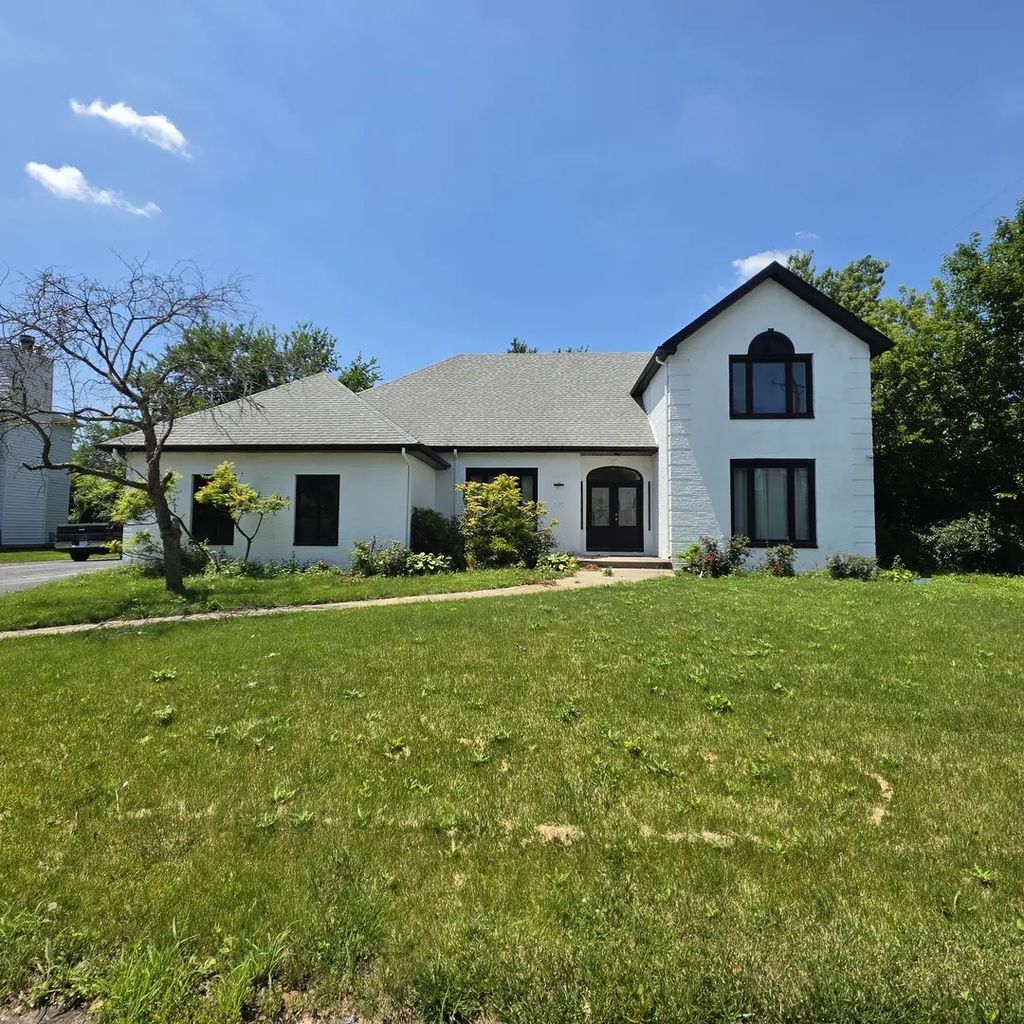 202 Roberts Cove Drive, Flossmoor