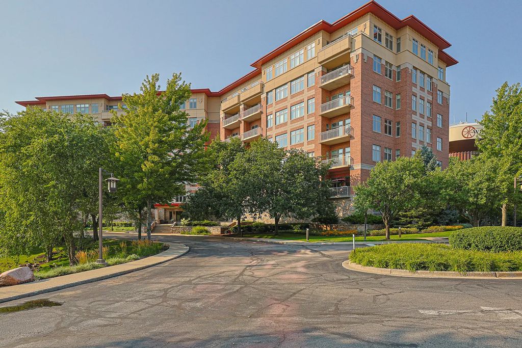 40 Prairie Park Drive 601, Wheeling, 60090