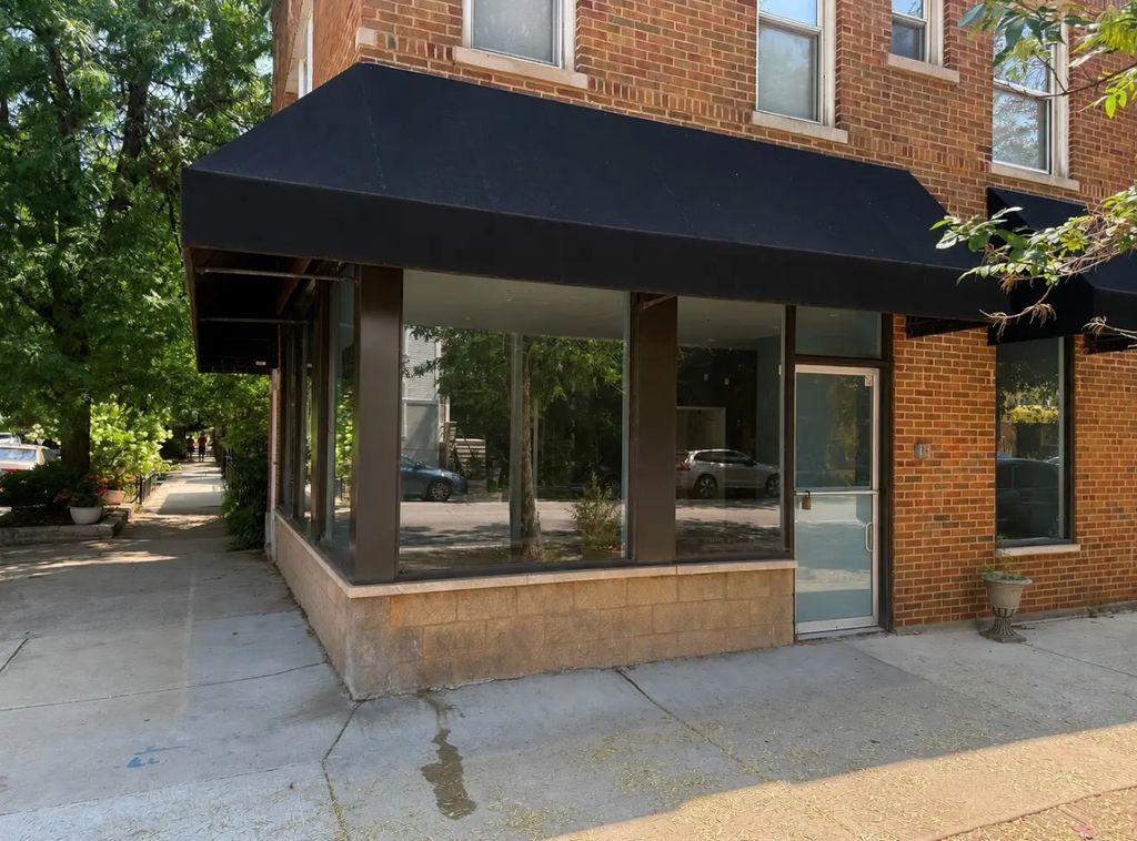 2825 N Southport Avenue, Chicago