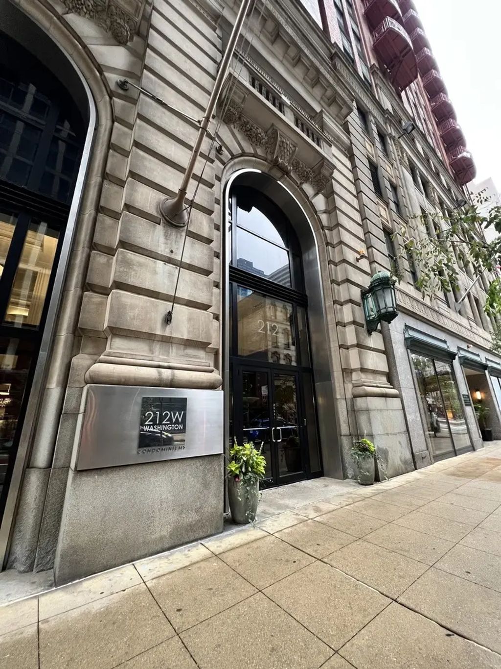 212 W Washington Street 1012, Chicago, 60606