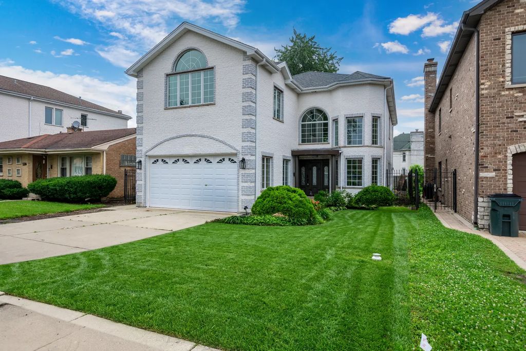 6723 N Harding Avenue, Lincolnwood