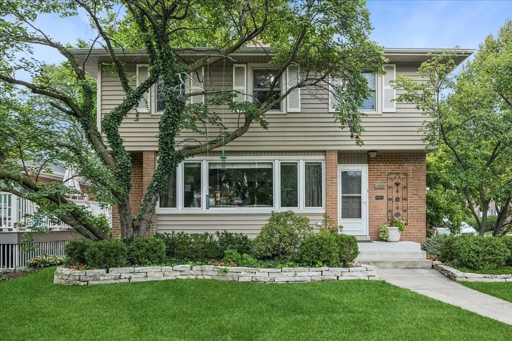 1100 N Oak Park Avenue, Oak Park