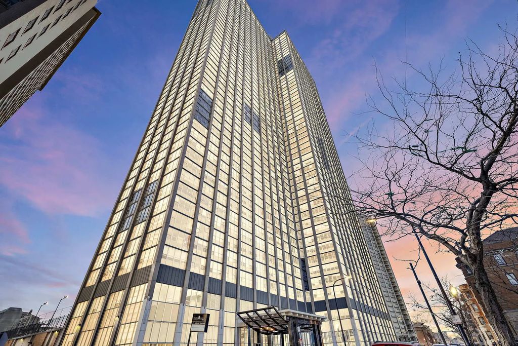 655 W Irving Park Road 2701, Chicago, 60613