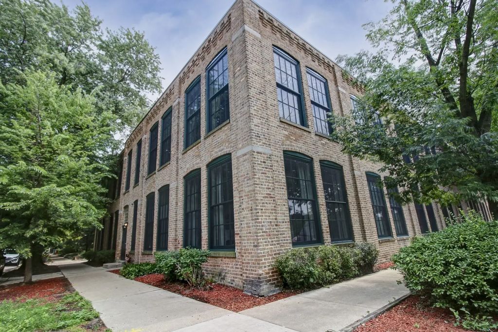 5235 N Ravenswood Avenue 15, Chicago, 60640