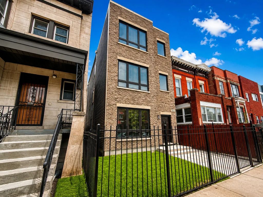 3031 W Warren Boulevard, Chicago, 60612