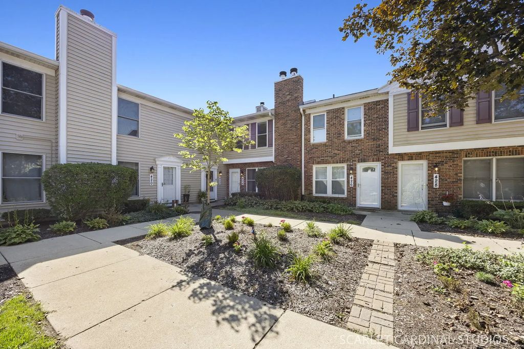 424 Kensington Court, Naperville