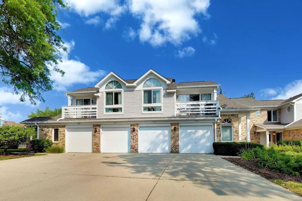 1225 Ranchview Court, Buffalo Grove