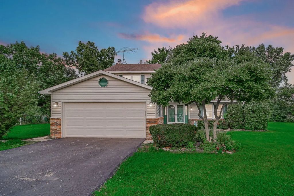 1293 Brave Court, Carol Stream