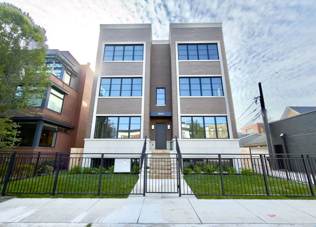 2644 N Lakewood Avenue 2n, Chicago