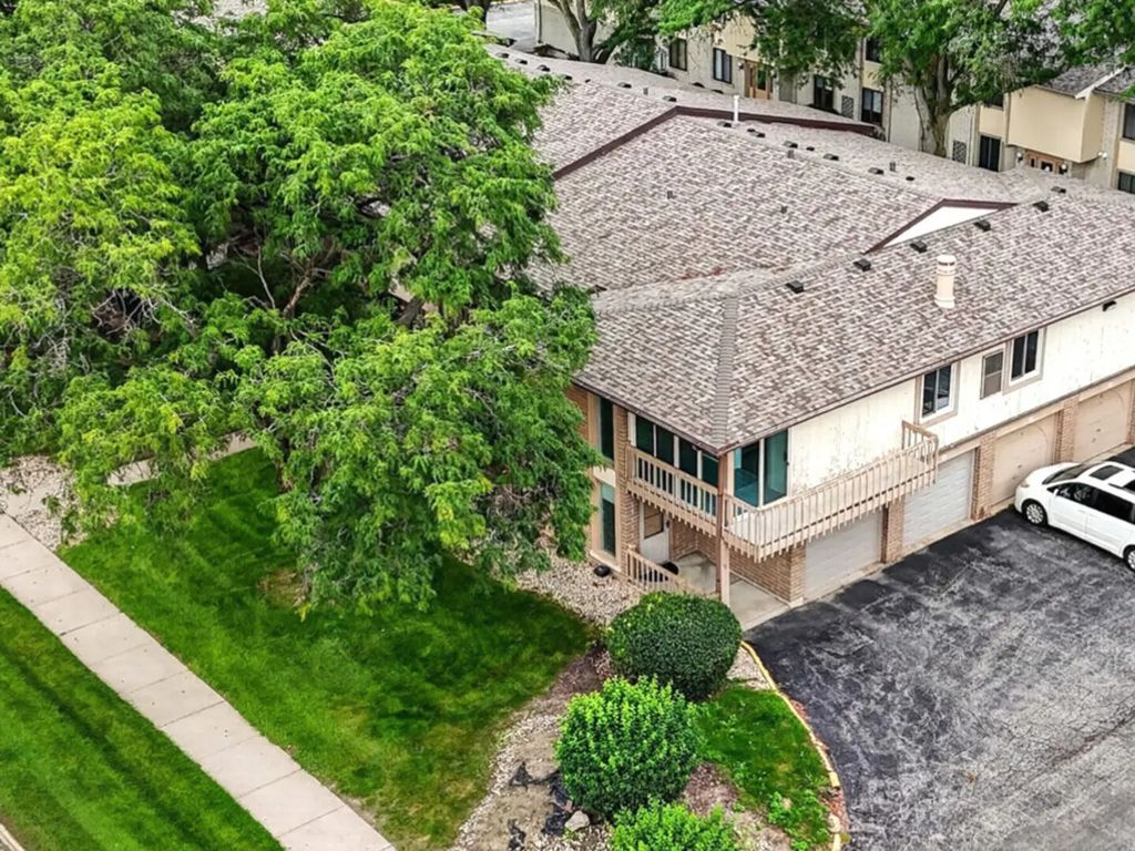 15713 Orlan Brook Drive 100, Orland Park