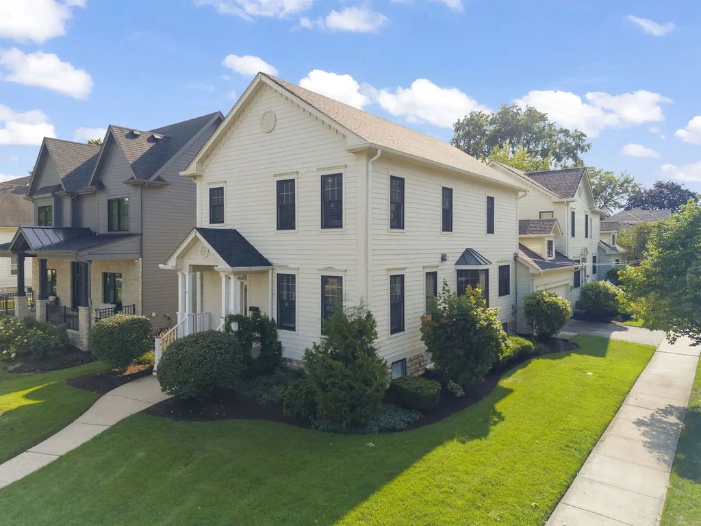 605 S Main Street, Naperville